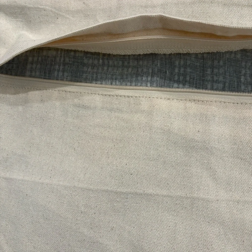 Ikea ANNAMETTE Set Of 2 Throw Pillow Covers 20x20